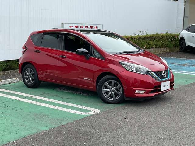 ノート1.2 e-POWER X ブラックアロー