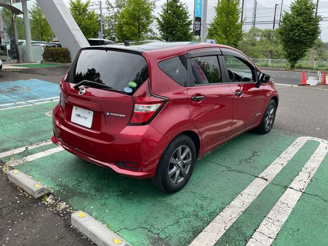 ノート1.2 e-POWER X ブラックアロー