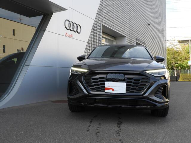 Q8スポーツバック e-tron55 クワトロ Sライン 4WD