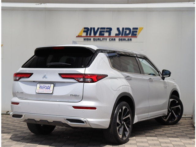 アウトランダーPHEV 2.4 P 4WD