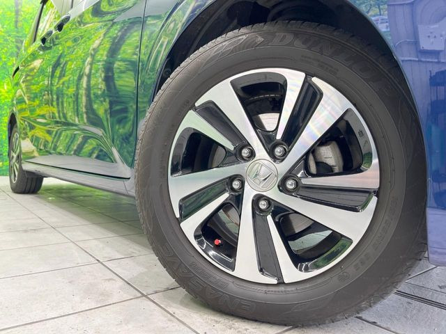 �y����15�C���`�A���~�z�C�[���z�O�ςɃ}�b�`���������A���~�z�C�[���𑕒����Ă���܂��B�e��ЊO�A���~�z�C�[����A�X�^�b�h���X�^�C�����戵�����Ă���܂��B���񂲑��k����������