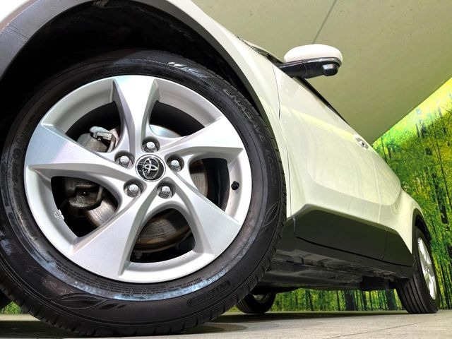 �y����17�C���`�A���~�z�C�[���z�O�ςɃ}�b�`���������A���~�z�C�[���𑕒����Ă���܂��B�e��ЊO�A���~�z�C�[����A�X�^�b�h���X�^�C�����戵�����Ă���܂��B���񂲑��k����������