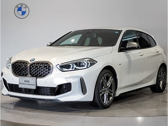 1シリーズM135i xドライブ 4WD