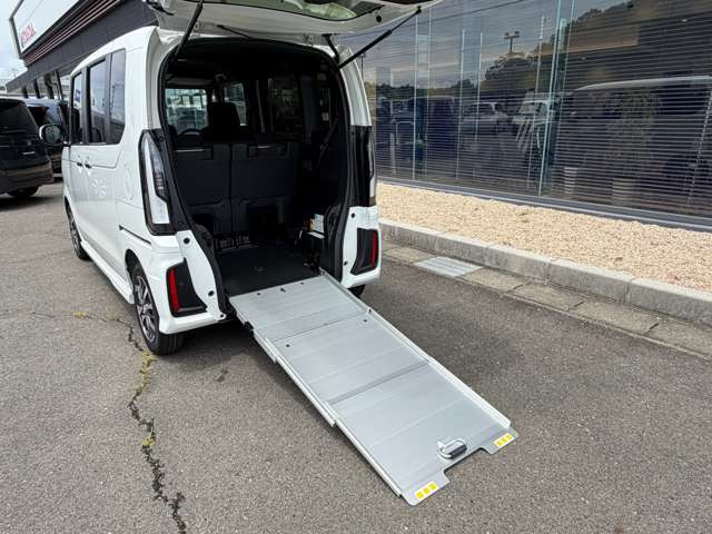 N-BOXカスタムスロープ