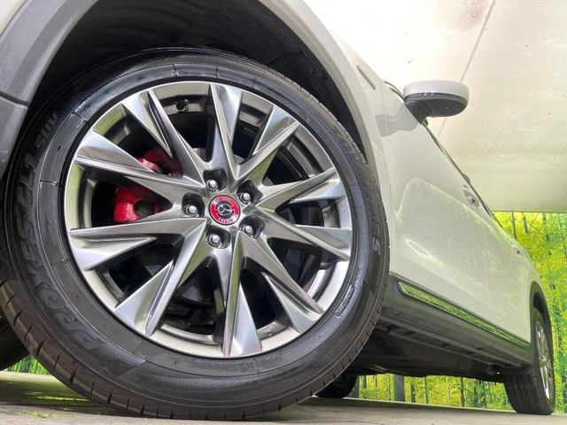 �y�����A���~�z�C�[���z�O�ςɃ}�b�`���������A���~�z�C�[���𑕒����Ă���܂��B�e��ЊO�A���~�z�C�[����A�X�^�b�h���X�^�C�����戵�����Ă���܂��B���񂲑��k����������