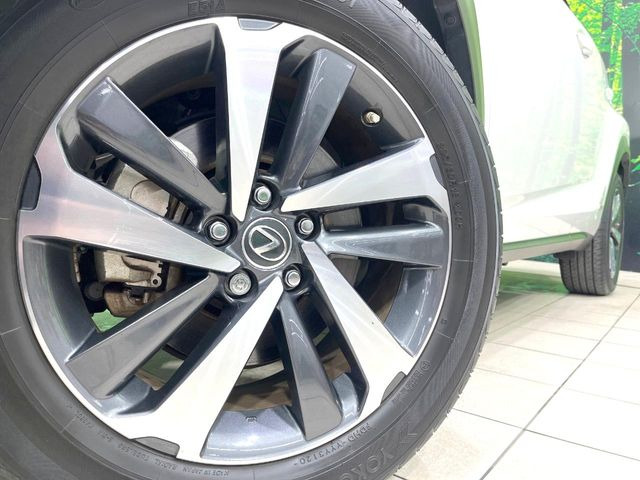 �y����18�C���`�A���~�z�C�[���z�O�ςɃ}�b�`���������A���~�z�C�[���𑕒����Ă���܂��B�e��ЊO�A���~�z�C�[����A�X�^�b�h���X�^�C�����戵�����Ă���܂��B���񂲑��k����������