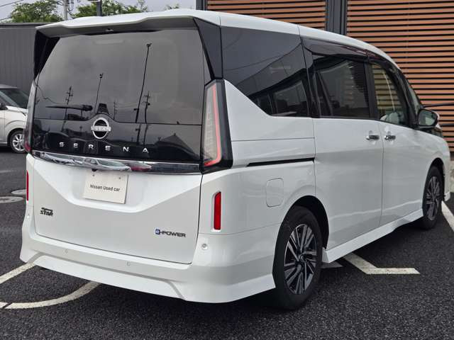 セレナ1.4 e-POWER ハイウェイスターV