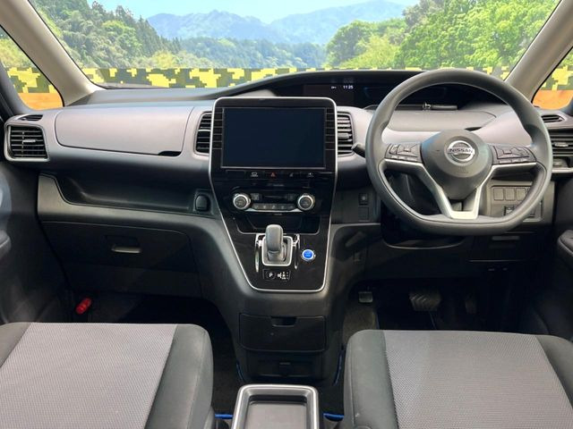 セレナ1.2 e-POWER XV