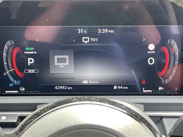 ノートオーラ1.2 G FOUR レザーエディション 4WD