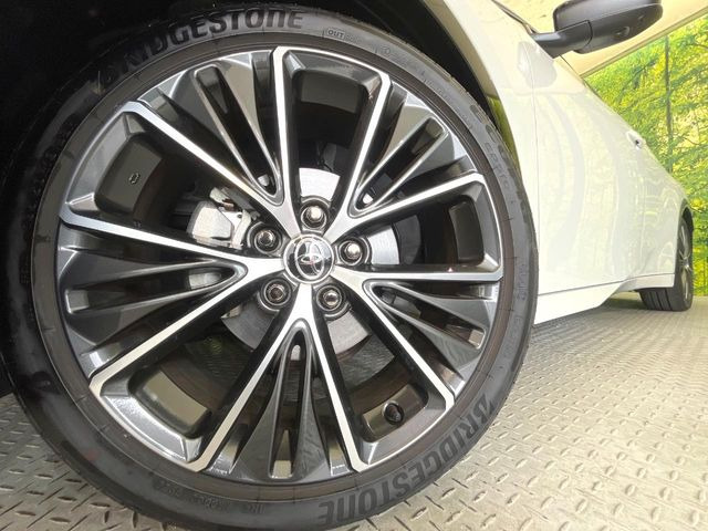 �y����19�C���`�A���~�z�C�[���z�O�ςɃ}�b�`���������A���~�z�C�[���𑕒����Ă���܂��B�e��ЊO�A���~�z�C�[����A�X�^�b�h���X�^�C�����戵�����Ă���܂��B���񂲑��k����������