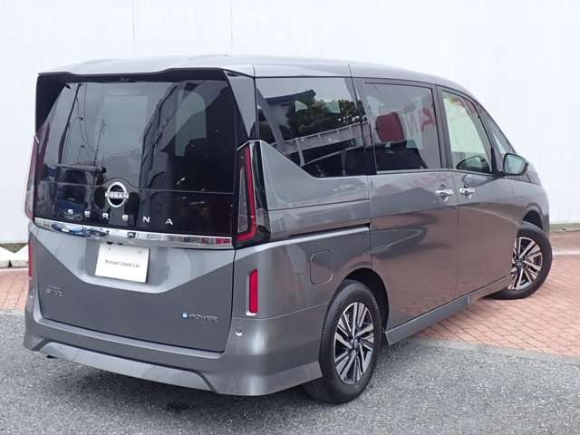 セレナ1.4 e-POWER ハイウェイスターV