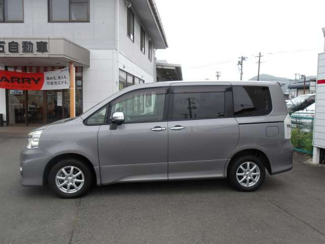 ヴォクシー2.0 ZS 煌III 4WD