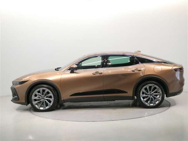 クラウンクロスオーバー2.5 G アドバンスト レザー パッケージ E-Four 4WD