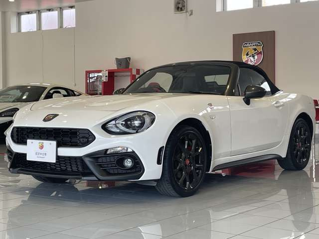 アバルト124スパイダー1.4