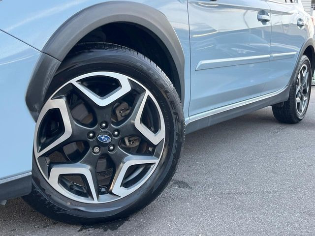 �y����18�C���`�A���~�z�C�[���z�O�ςɃ}�b�`���������A���~�z�C�[���𑕒����Ă���܂��B�e��ЊO�A���~�z�C�[����A�X�^�b�h���X�^�C�����戵�����Ă���܂��B���񂲑��k����������
