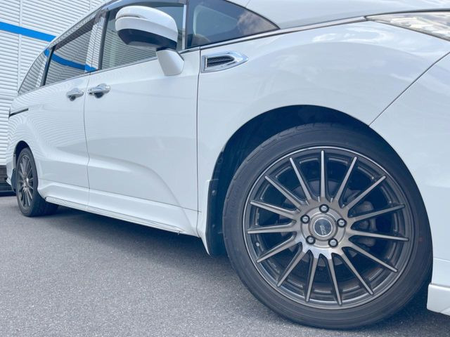 �y18�C���`�A���~�z�C�[���z�O�ςɃ}�b�`�����A���~�z�C�[���𑕒����Ă���܂��B�e��A���~�z�C�[����A�X�^�b�h���X�^�C�����戵�����Ă���܂��B���񂲑��k����������