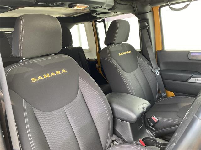 ラングラーアンリミテッド サハラ 4WD