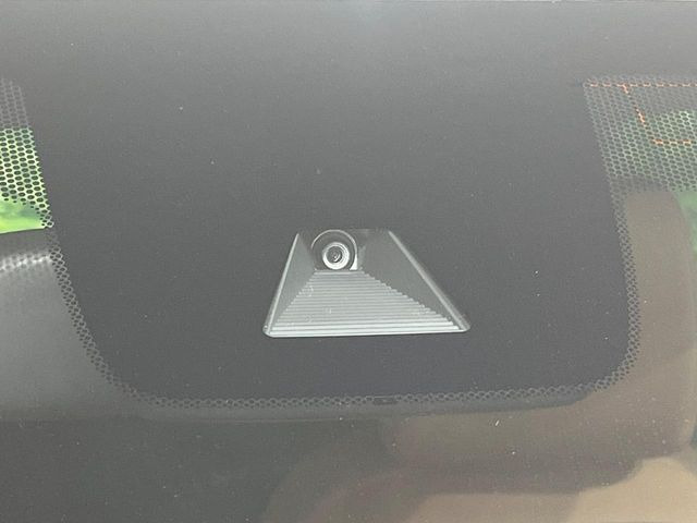 �y�z���_�Z���V���O�z���s���ɑO���̎ԗ�����F�����A�Փ˂������Ȏ��͌x��ƃu���[�L�ŏՓˉ���Ɣ�Q�y�����A�V�X�g�B�����S�Ƀh���C�u�����y���݂��������܂��B