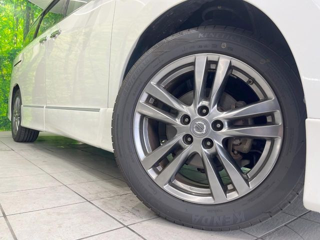 �y����18�C���`�A���~�z�C�[���z�O�ςɃ}�b�`���������A���~�z�C�[���𑕒����Ă���܂��B�e��ЊO�A���~�z�C�[����A�X�^�b�h���X�^�C�����戵�����Ă���܂��B���񂲑��k����������