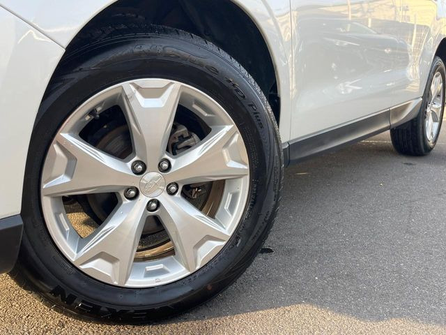 �y����17�C���`�A���~�z�C�[���z�O�ςɃ}�b�`���������A���~�z�C�[���𑕒����Ă���܂��B�e��ЊO�A���~�z�C�[����A�X�^�b�h���X�^�C�����戵�����Ă���܂��B���񂲑��k����������