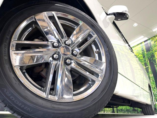 �y�O���[�h��p����18�C���`�A���~�z�C�[���z�f�U�C�����̍��������A���~�z�C�[���𑕒����Ă���܂��B�e��ЊO�A���~�z�C�[����A�X�^�b�h���X�^�C�����戵�����Ă���܂��B���񂲑��k����������