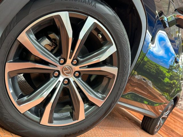 �y����20�C���`�A���~�z�C�[���z�O�ςɃ}�b�`���������A���~�z�C�[���𑕒����Ă���܂��B�e��ЊO�A���~�z�C�[����A�X�^�b�h���X�^�C�����戵�����Ă���܂��B���񂲑��k����������
