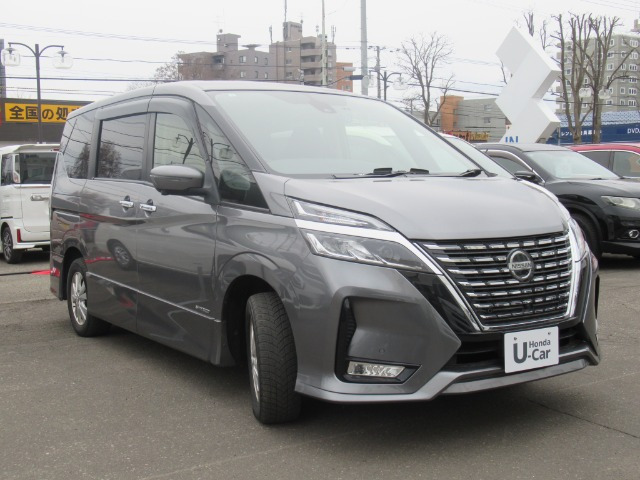 セレナ2.0 ハイウェイスターV 4WD