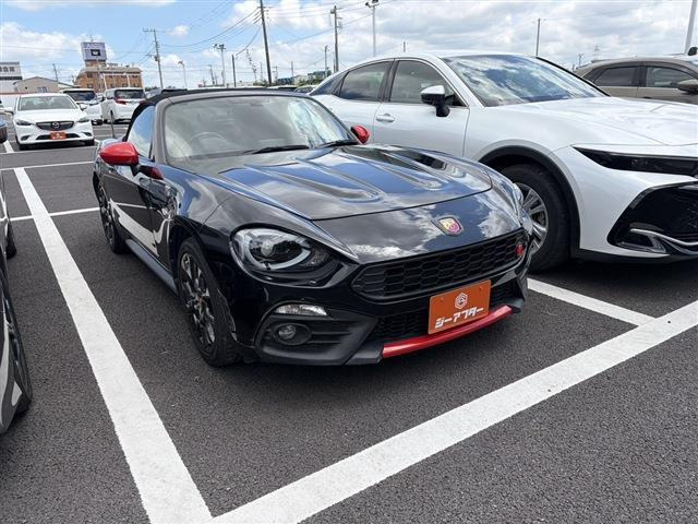 アバルト124スパイダー1.4
