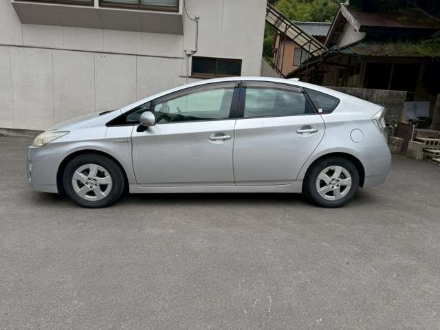 プリウス1.8 S