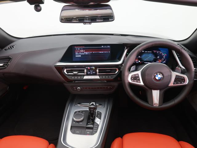 Z4M40i