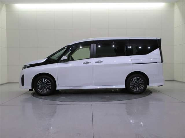 セレナ1.4 e-POWER ハイウェイスターV