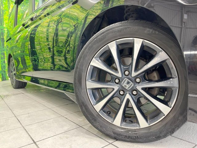 �y����17�C���`�A���~�z�C�[���z�O�ςɃ}�b�`���������A���~�z�C�[���𑕒����Ă���܂��B�e��ЊO�A���~�z�C�[����A�X�^�b�h���X�^�C�����戵�����Ă���܂��B���񂲑��k����������