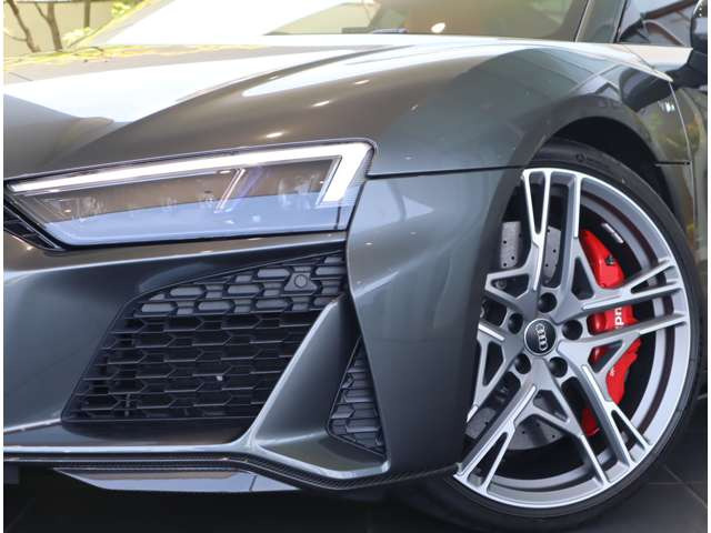 R8V10 パフォーマンス 5.2 FSI クワトロ 4WD