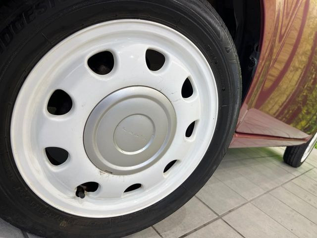 �y����14�C���`�A���~�z�C�[���z�O�ςɃ}�b�`���������A���~�z�C�[���𑕒����Ă���܂��B�e��ЊO�A���~�z�C�[����A�X�^�b�h���X�^�C�����戵�����Ă���܂��B���񂲑��k����������