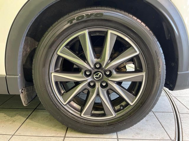 �y����19�C���`�A���~�z�C�[���z�O�ςɃ}�b�`���������A���~�z�C�[���𑕒����Ă���܂��B�e��ЊO�A���~�z�C�[����A�X�^�b�h���X�^�C�����戵�����Ă���܂��B���񂲑��k����������
