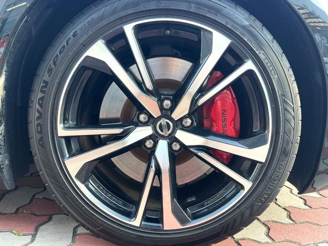 �y����19�C���`�A���~�z�C�[���z�O�ςɃ}�b�`���������A���~�z�C�[���𑕒����Ă���܂��B�e��ЊO�A���~�z�C�[����A�X�^�b�h���X�^�C�����戵�����Ă���܂��B���񂲑��k����������