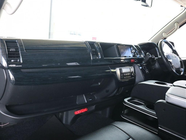ハイエース2.7 GL ロング ミドルルーフ 4WD