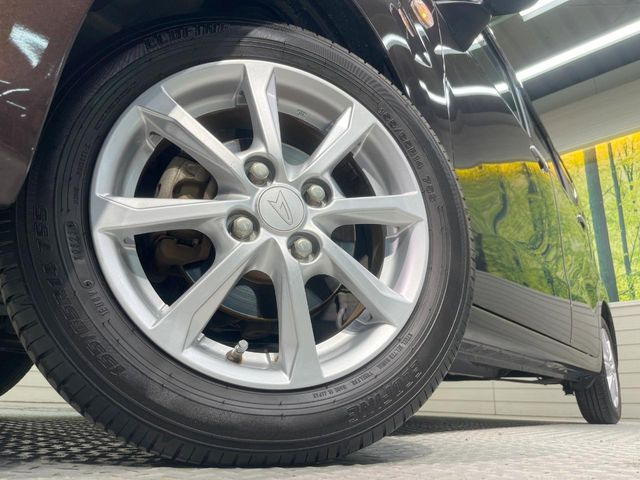�y����14�C���`�A���~�z�C�[���z�O�ςɃ}�b�`���������A���~�z�C�[���𑕒����Ă���܂��B�e��ЊO�A���~�z�C�[����A�X�^�b�h���X�^�C�����戵�����Ă���܂��B���񂲑��k����������