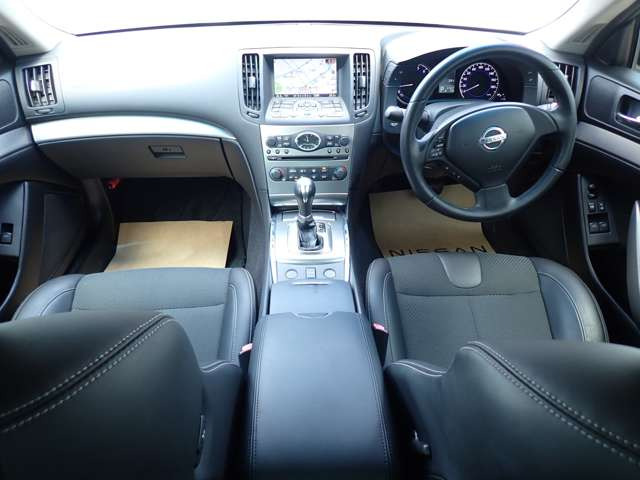 スカイラインクーペ3.7 370GT