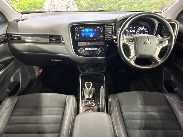 アウトランダーPHEV2.0 G ナビパッケージ 4WD