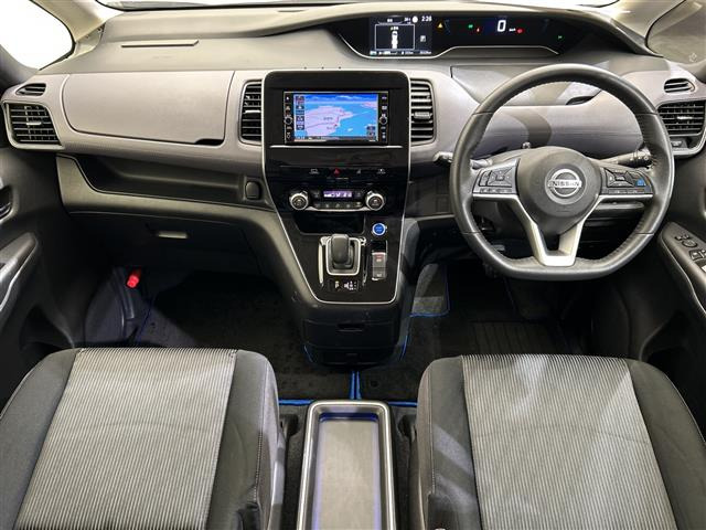 セレナ1.2 e-POWER ハイウェイスターV