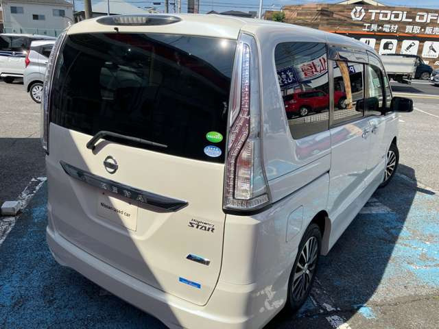 セレナ2.0 ハイウェイスター S-HYBRID
