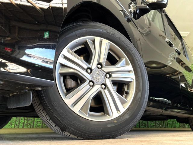 �y����16�C���`�A���~�z�C�[���z�O�ςɃ}�b�`���������A���~�z�C�[���𑕒����Ă���܂��B�e��ЊO�A���~�z�C�[����A�X�^�b�h���X�^�C�����戵�����Ă���܂��B���񂲑��k����������