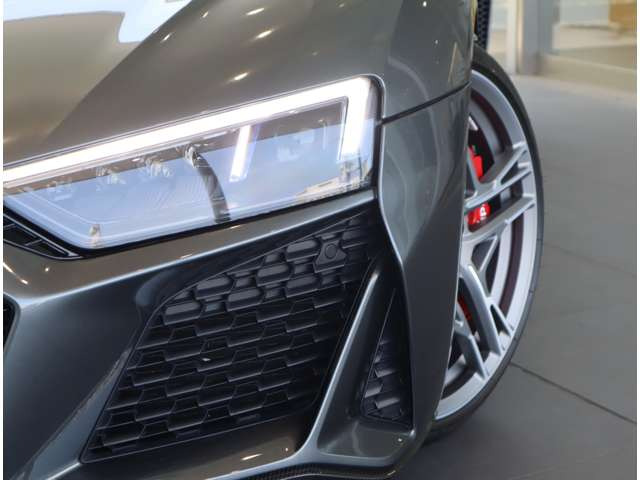 R8V10 パフォーマンス 5.2 FSI クワトロ 4WD