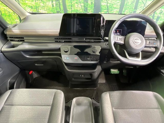 セレナ1.4 e-POWER ハイウェイスターV