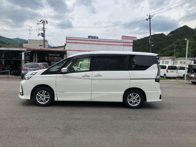 セレナ2.0 ハイウェイスターV 4WD