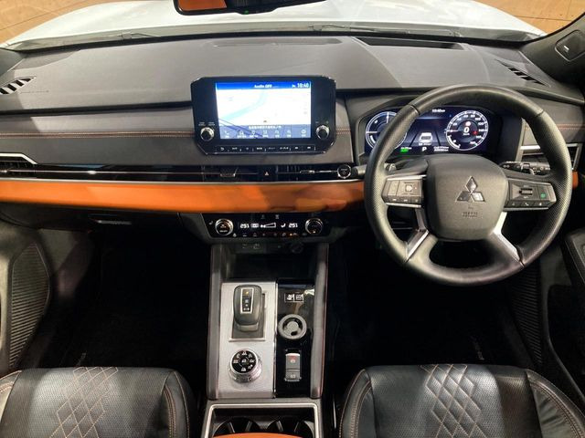 アウトランダーPHEV 2.4 P 4WD