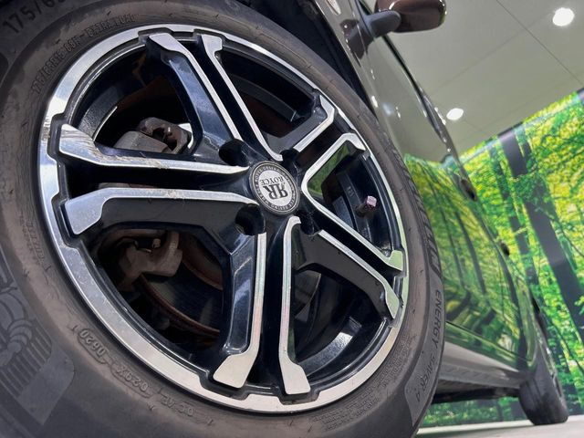 �y15�C���`�A���~�z�C�[���z�O�ςɃ}�b�`�����A���~�z�C�[���𑕒����Ă���܂��B�e��A���~�z�C�[����A�X�^�b�h���X�^�C�����戵�����Ă���܂��B���񂲑��k����������