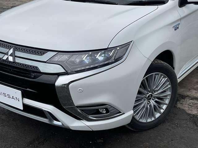 アウトランダーPHEV2.4 G プレミアムパッケージ 4WD