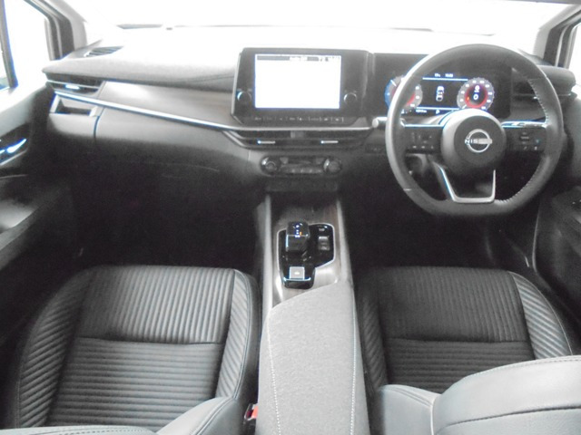 ノートオーラ1.2 G FOUR レザーエディション 4WD